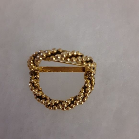 Gold tone brooch 3D style circle pin braided 1" career elegant - Picture 1 of 2